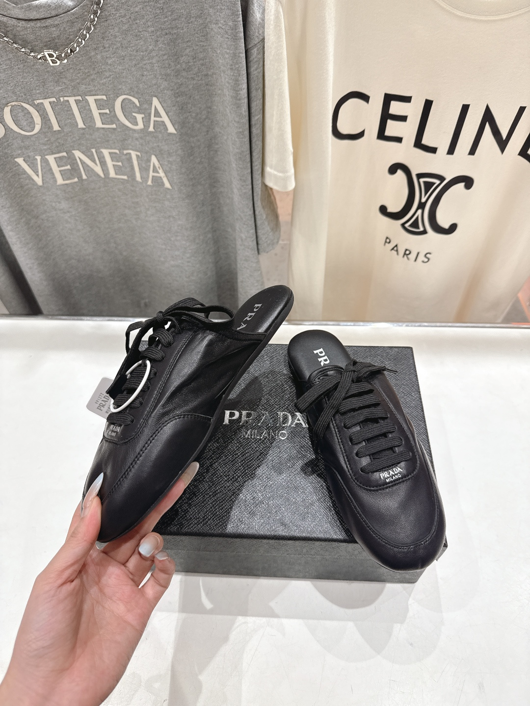 高版本出厂 Prada*普拉达P家F029 25ssfw～new新款系带半拖款玛丽珍休闲鞋芭蕾舞鞋，低调