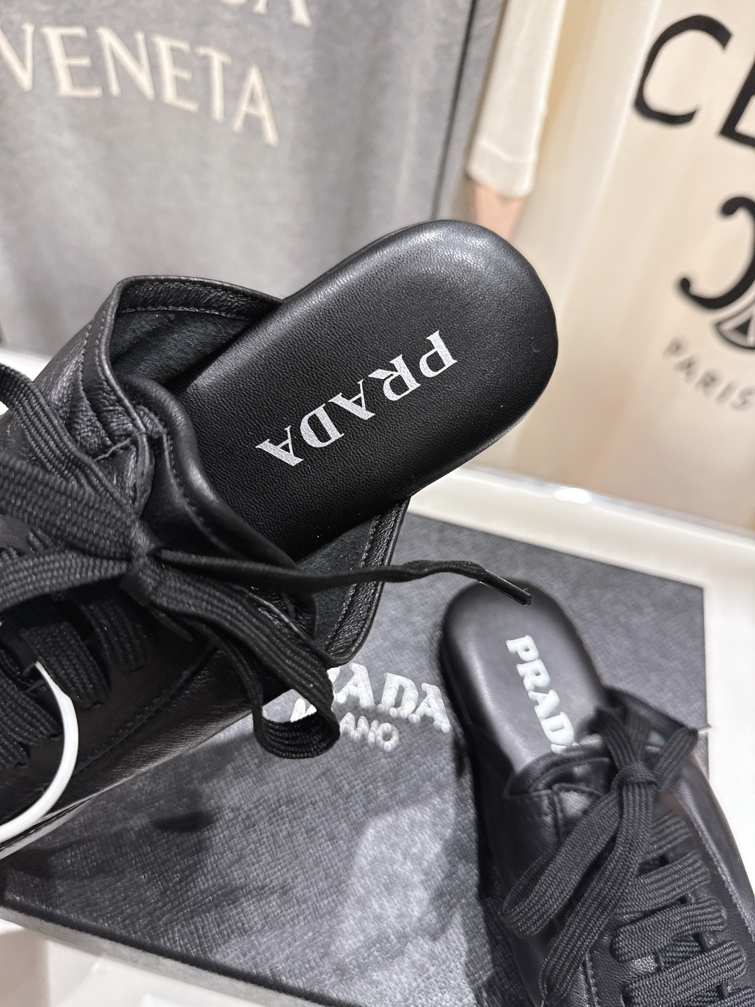 高版本出厂 Prada*普拉达P家F029 25ssfw～new新款系带半拖款玛丽珍休闲鞋芭蕾舞鞋，低调