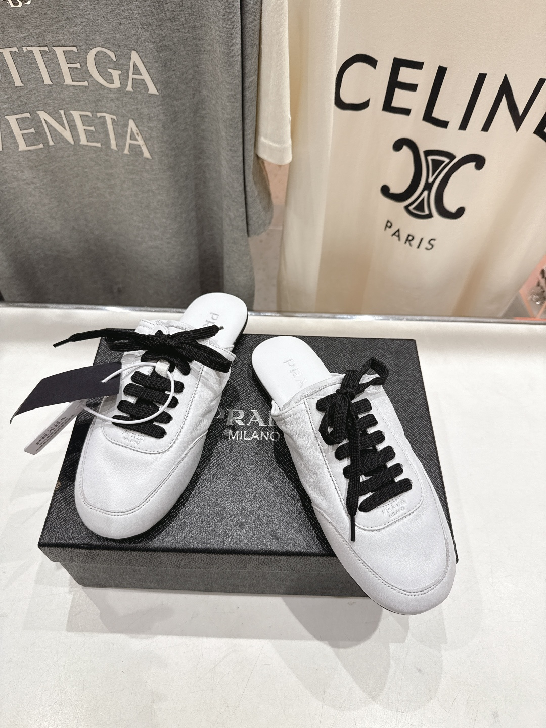 高版本出厂 Prada*普拉达P家F029 25ssfw～new新款系带半拖款玛丽珍休闲鞋芭蕾舞鞋，低调