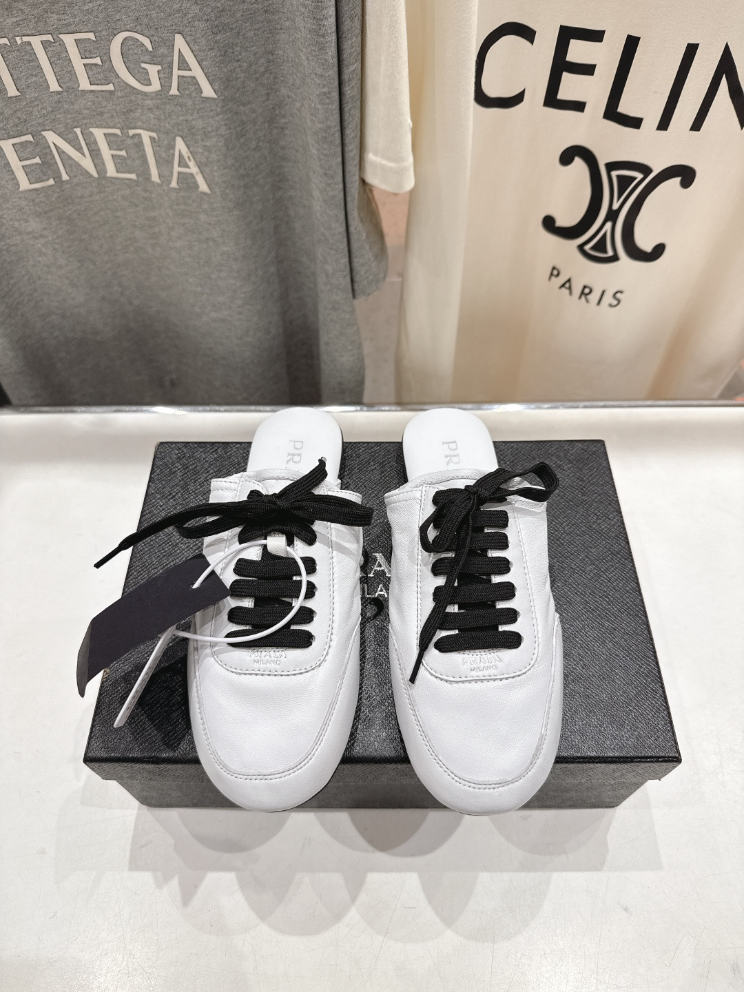 高版本出厂 Prada*普拉达P家F029 25ssfw～new新款系带半拖款玛丽珍休闲鞋芭蕾舞鞋，低调