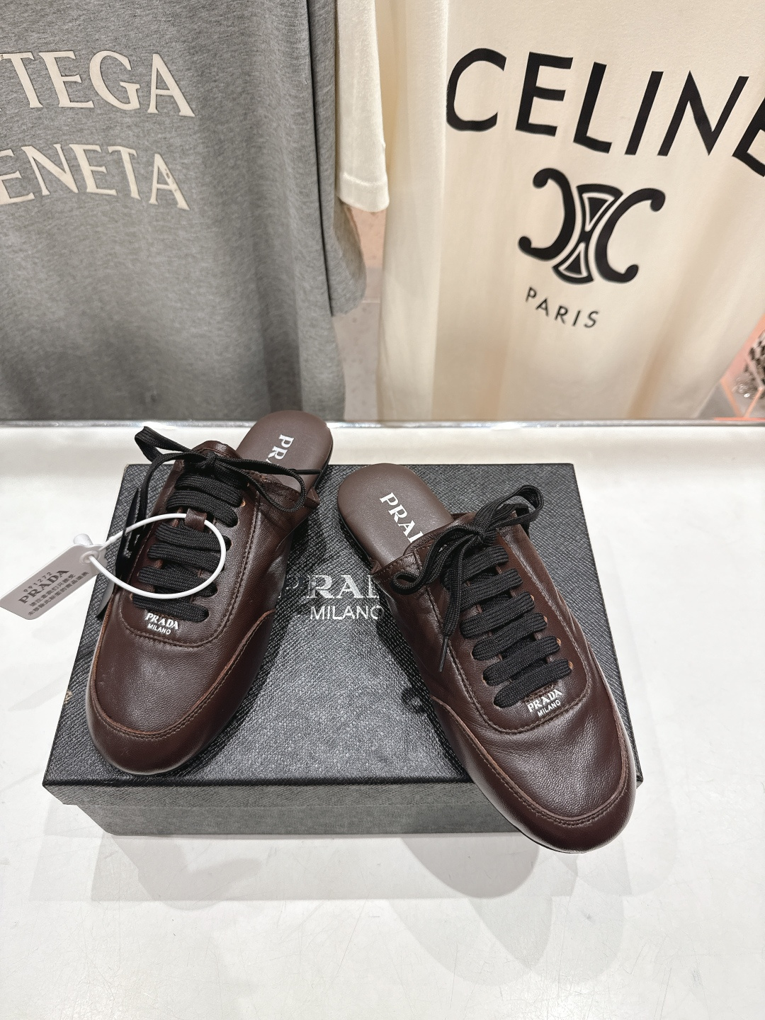 高版本出厂 Prada*普拉达P家F029 25ssfw～new新款系带半拖款玛丽珍休闲鞋芭蕾舞鞋，低调