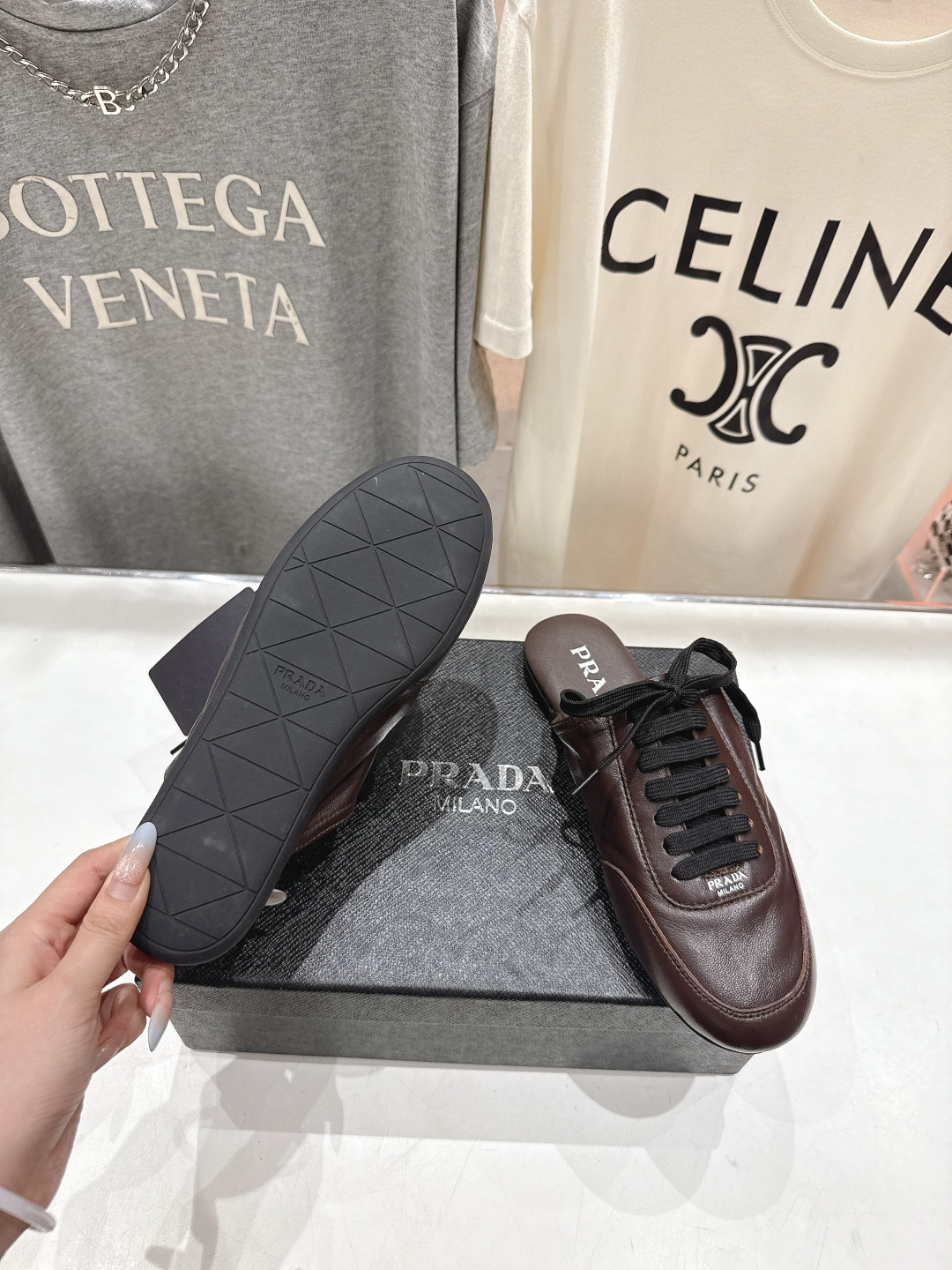 高版本出厂 Prada*普拉达P家F029 25ssfw～new新款系带半拖款玛丽珍休闲鞋芭蕾舞鞋，低调