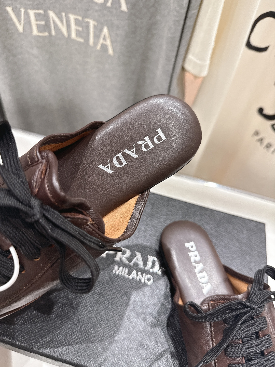 高版本出厂 Prada*普拉达P家F029 25ssfw～new新款系带半拖款玛丽珍休闲鞋芭蕾舞鞋，低调