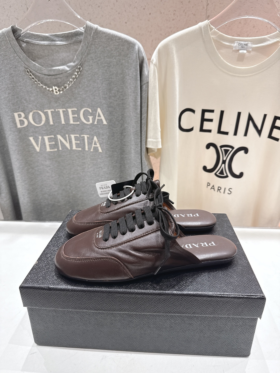 高版本出厂 Prada*普拉达P家F029 25ssfw～new新款系带半拖款玛丽珍休闲鞋芭蕾舞鞋，低调