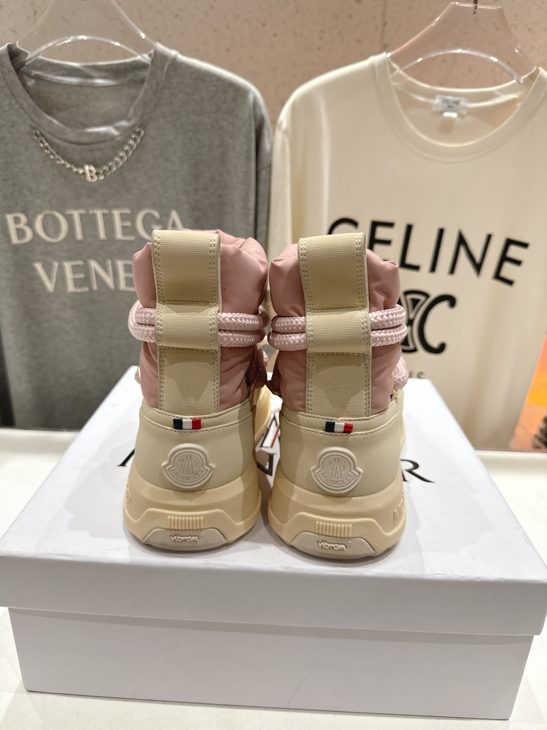 高版本出厂 Moncler/蒙口F029 2025ss秋冬最新款厚底保暖绑带短靴雪地靴奢华与功能的完美融