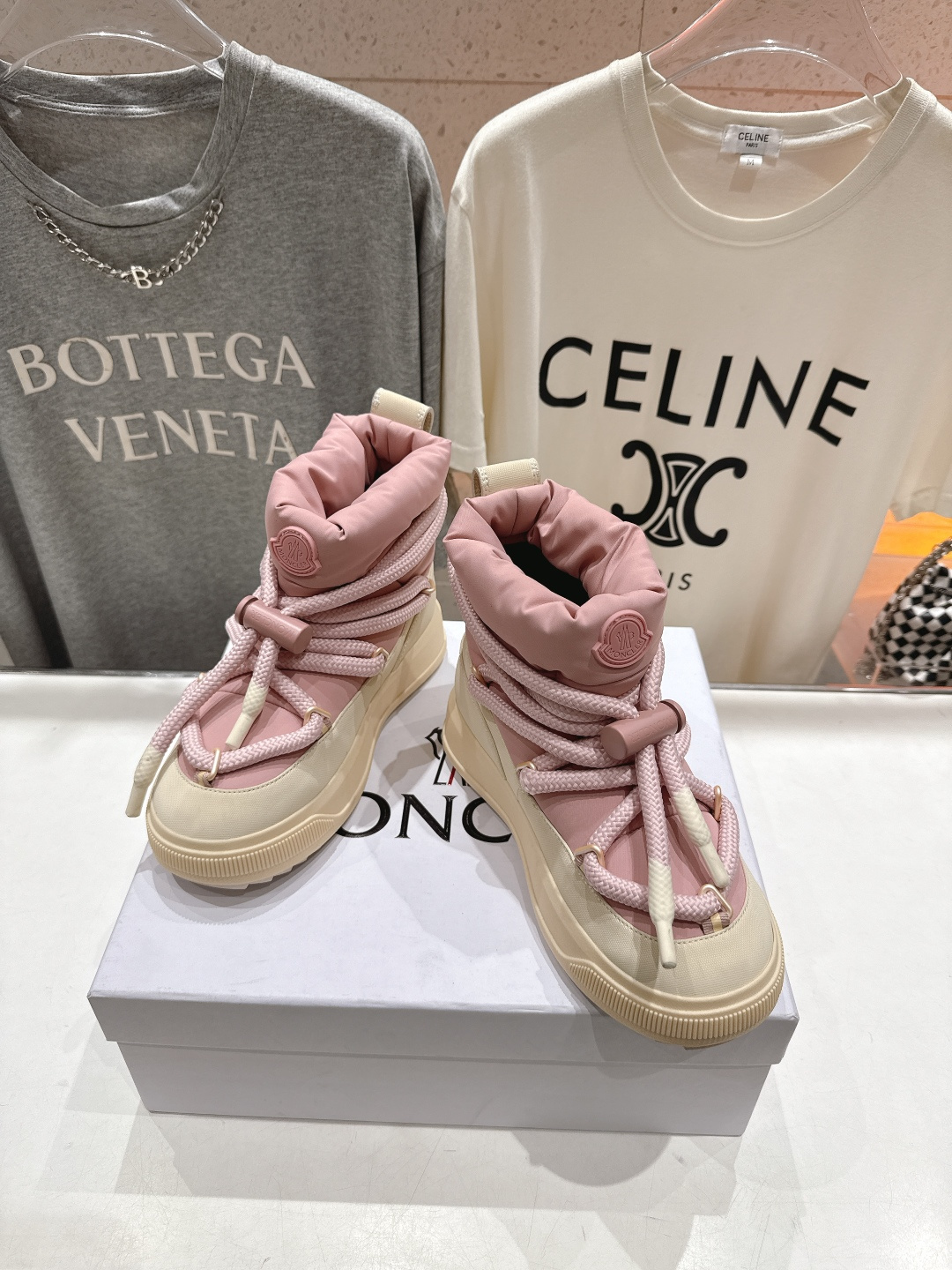 高版本出厂 Moncler/蒙口F029 2025ss秋冬最新款厚底保暖绑带短靴雪地靴奢华与功能的完美融