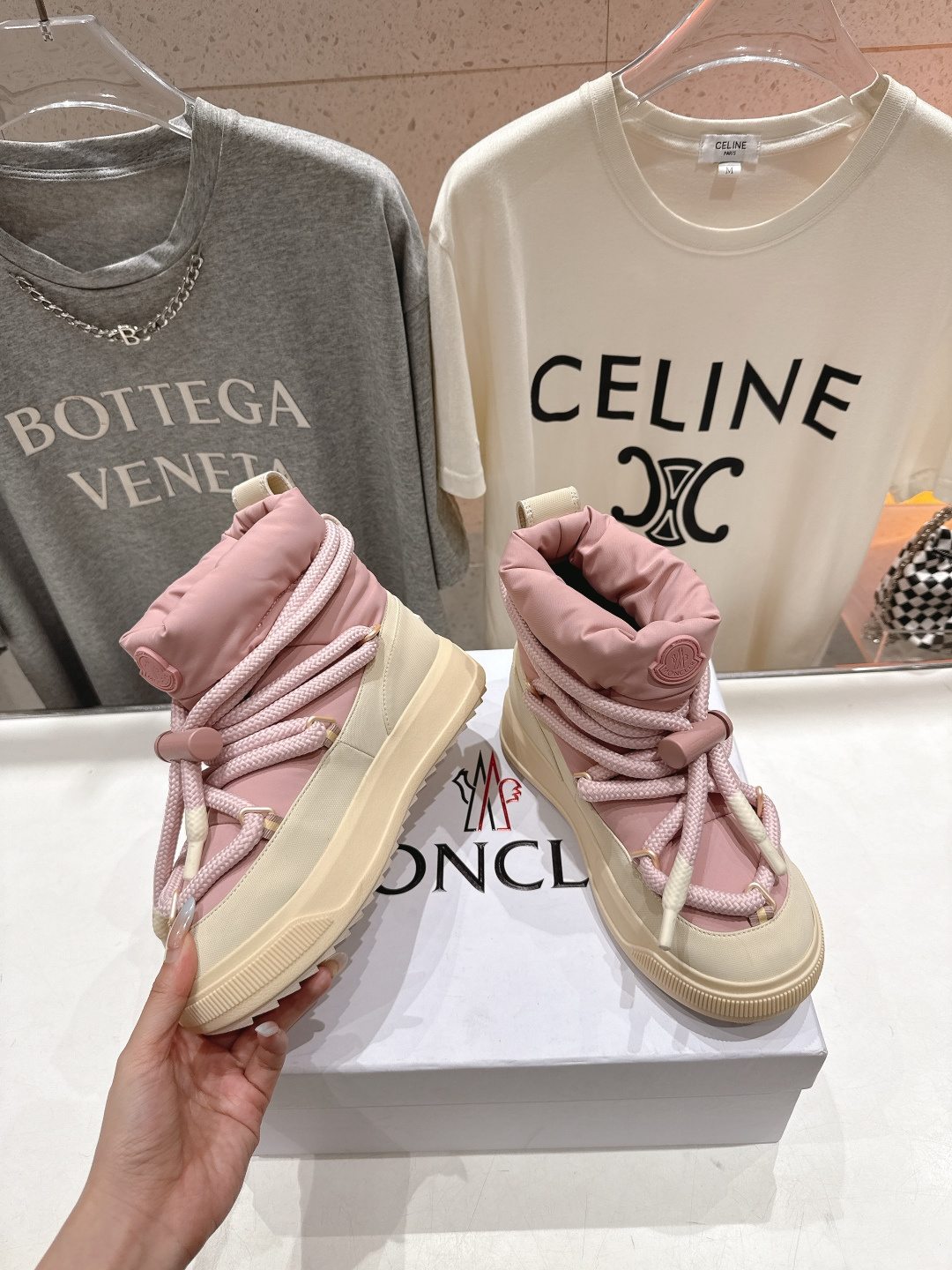 高版本出厂 Moncler/蒙口F029 2025ss秋冬最新款厚底保暖绑带短靴雪地靴奢华与功能的完美融