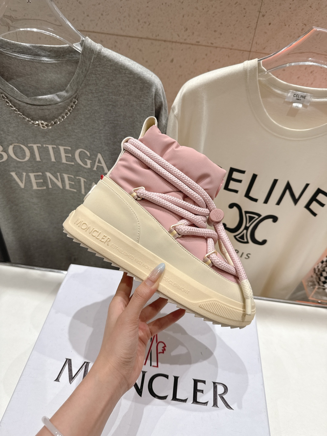 高版本出厂 Moncler/蒙口F029 2025ss秋冬最新款厚底保暖绑带短靴雪地靴奢华与功能的完美融