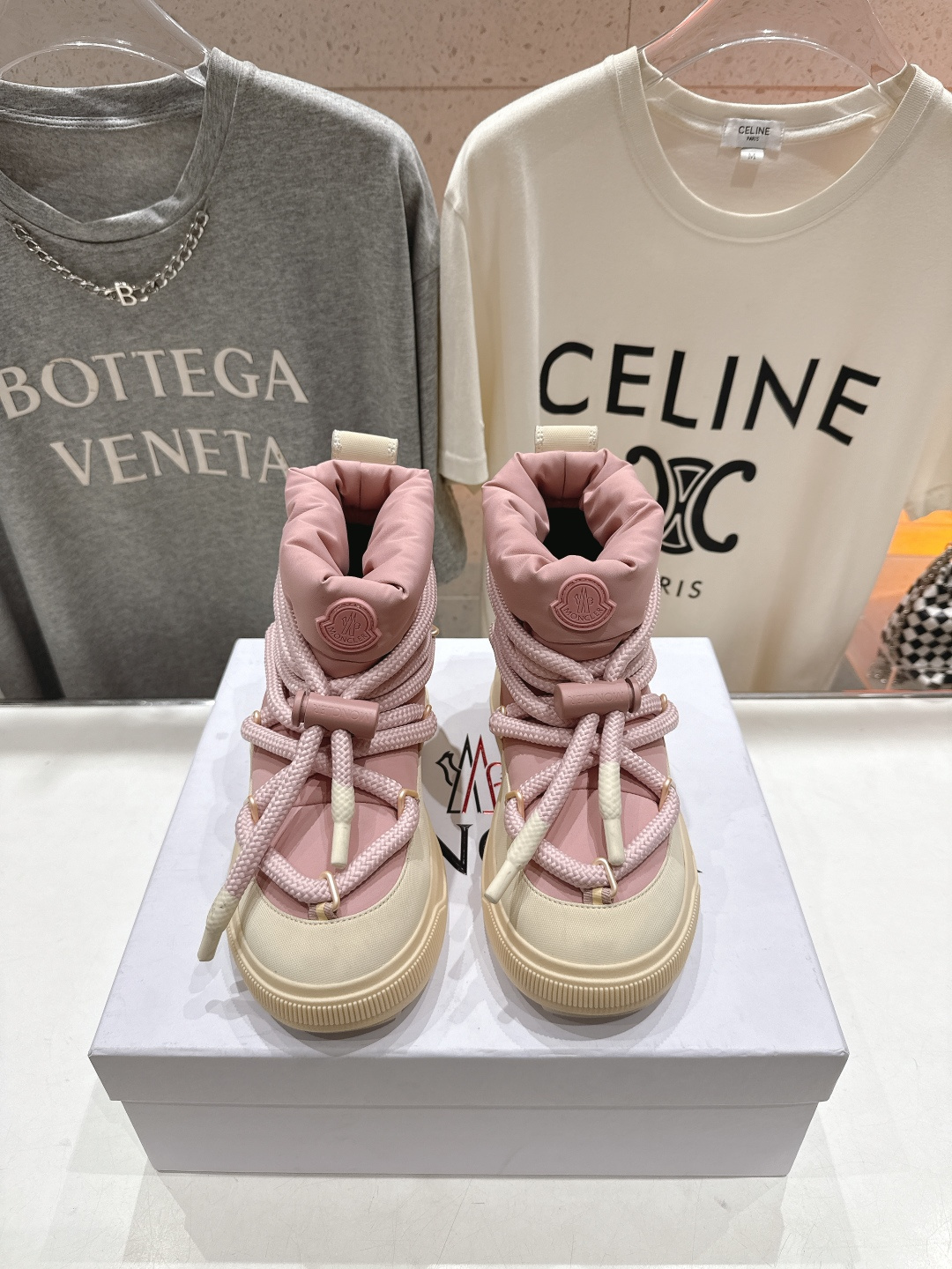 高版本出厂 Moncler/蒙口F029 2025ss秋冬最新款厚底保暖绑带短靴雪地靴奢华与功能的完美融