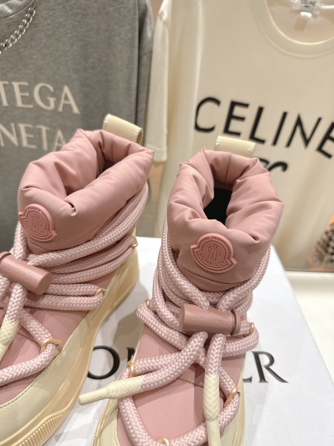 高版本出厂 Moncler/蒙口F029 2025ss秋冬最新款厚底保暖绑带短靴雪地靴奢华与功能的完美融