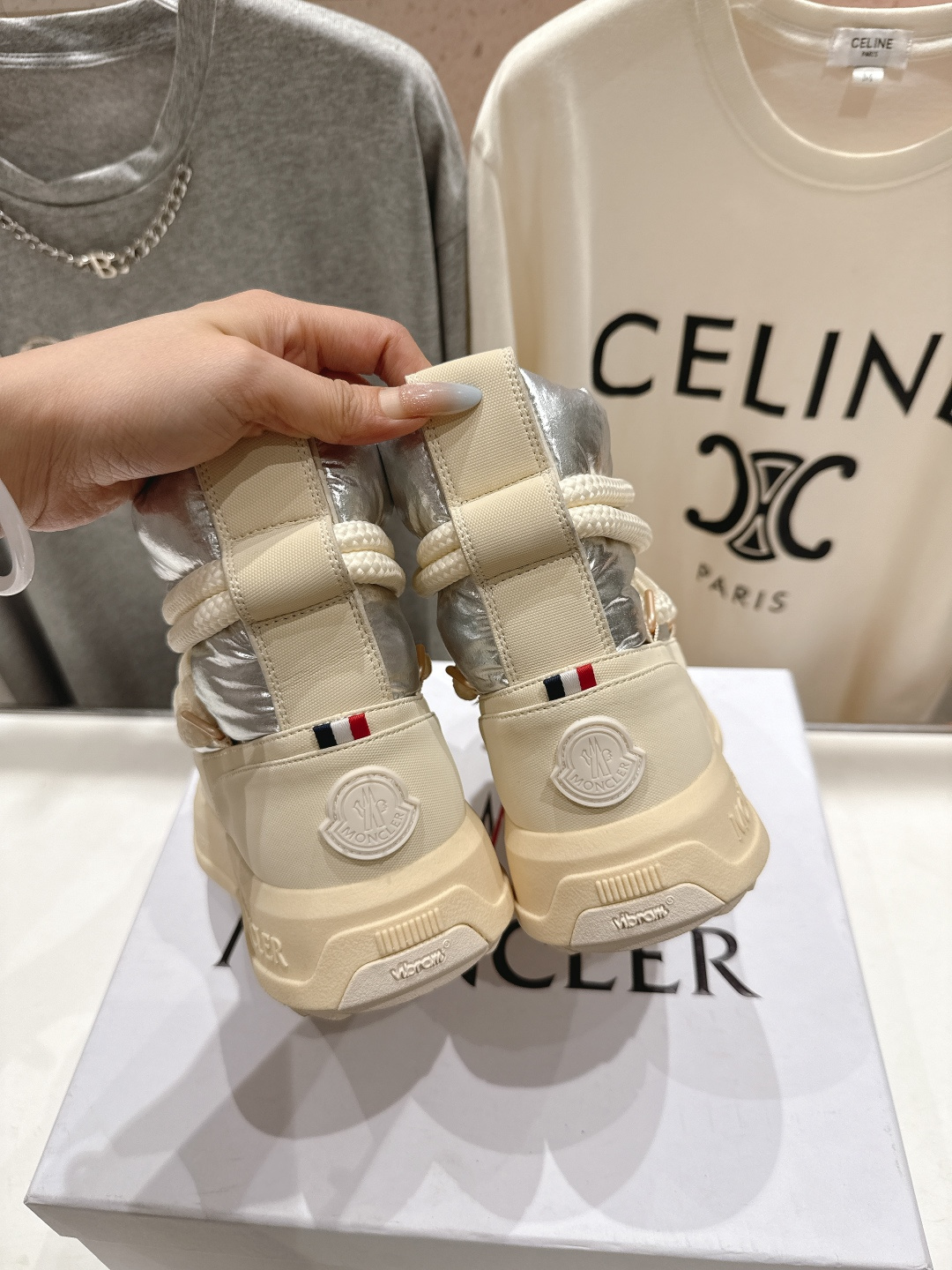 高版本出厂 Moncler/蒙口F029 2025ss秋冬最新款厚底保暖绑带短靴雪地靴奢华与功能的完美融