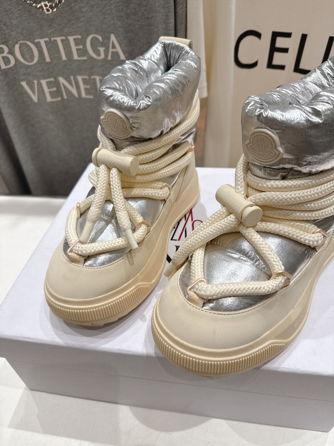 高版本出厂 Moncler/蒙口F029 2025ss秋冬最新款厚底保暖绑带短靴雪地靴奢华与功能的完美融