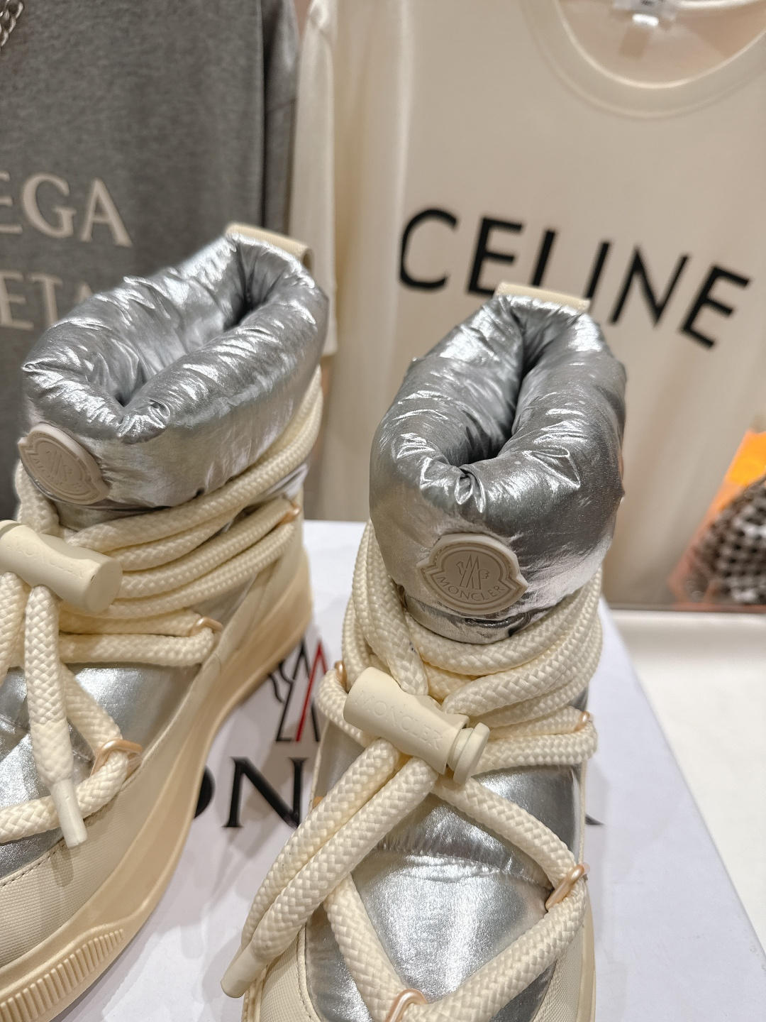 高版本出厂 Moncler/蒙口F029 2025ss秋冬最新款厚底保暖绑带短靴雪地靴奢华与功能的完美融
