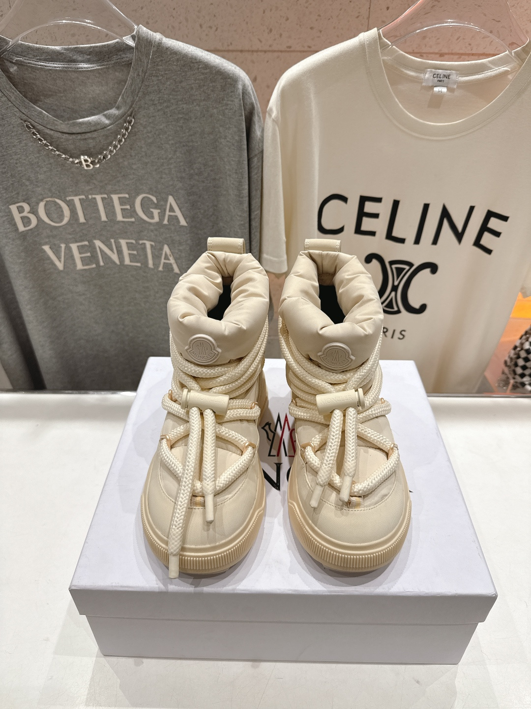 高版本出厂 Moncler/蒙口F029 2025ss秋冬最新款厚底保暖绑带短靴雪地靴奢华与功能的完美融