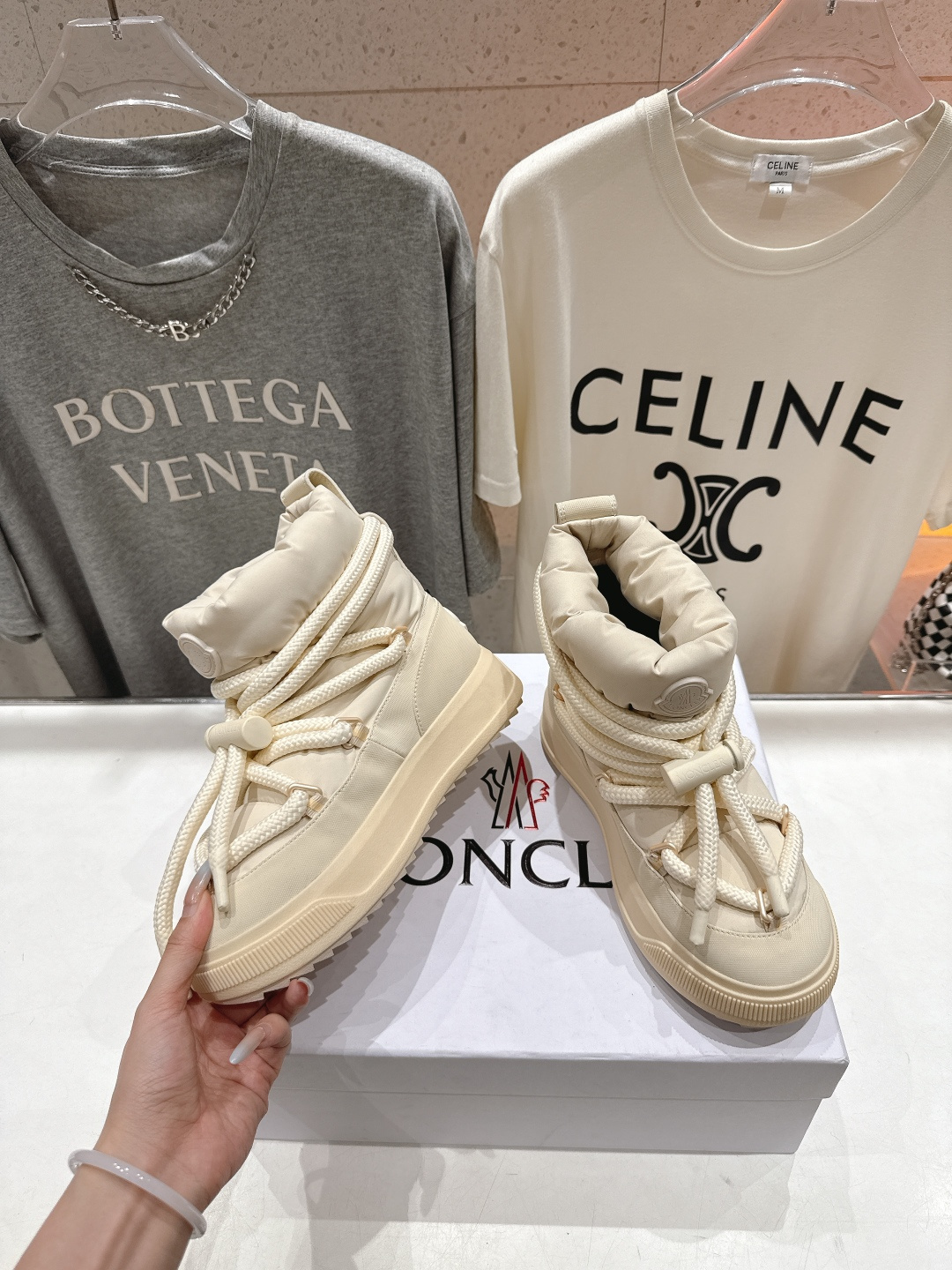 高版本出厂 Moncler/蒙口F029 2025ss秋冬最新款厚底保暖绑带短靴雪地靴奢华与功能的完美融