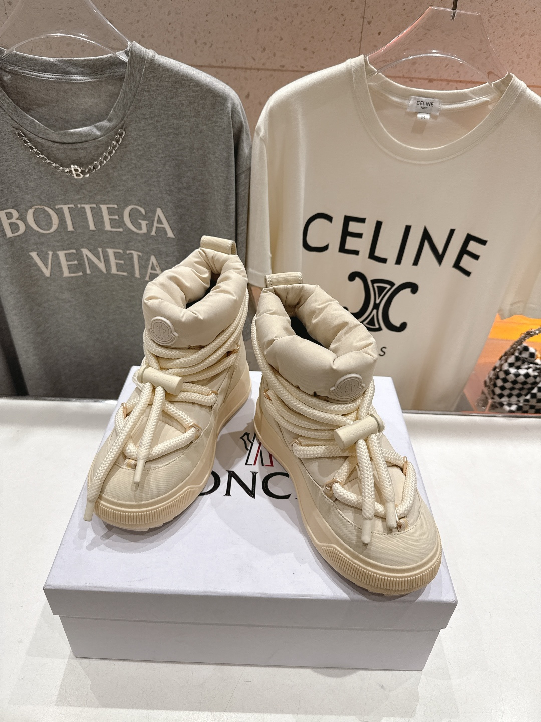 高版本出厂 Moncler/蒙口F029 2025ss秋冬最新款厚底保暖绑带短靴雪地靴奢华与功能的完美融