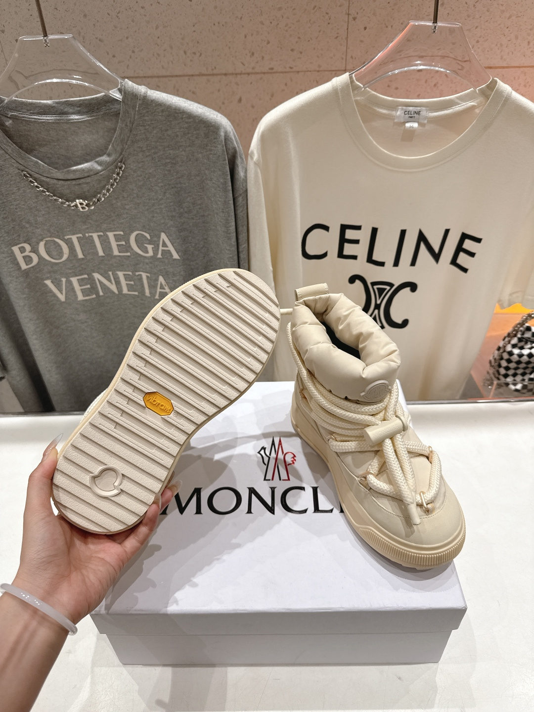 高版本出厂 Moncler/蒙口F029 2025ss秋冬最新款厚底保暖绑带短靴雪地靴奢华与功能的完美融