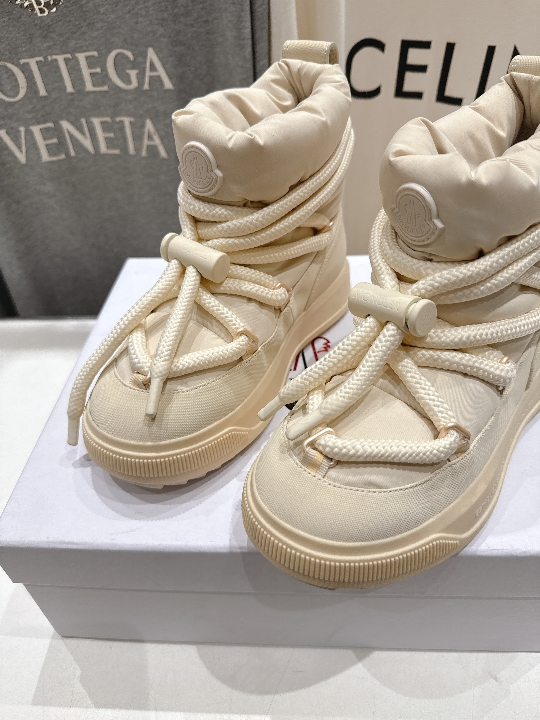 高版本出厂 Moncler/蒙口F029 2025ss秋冬最新款厚底保暖绑带短靴雪地靴奢华与功能的完美融