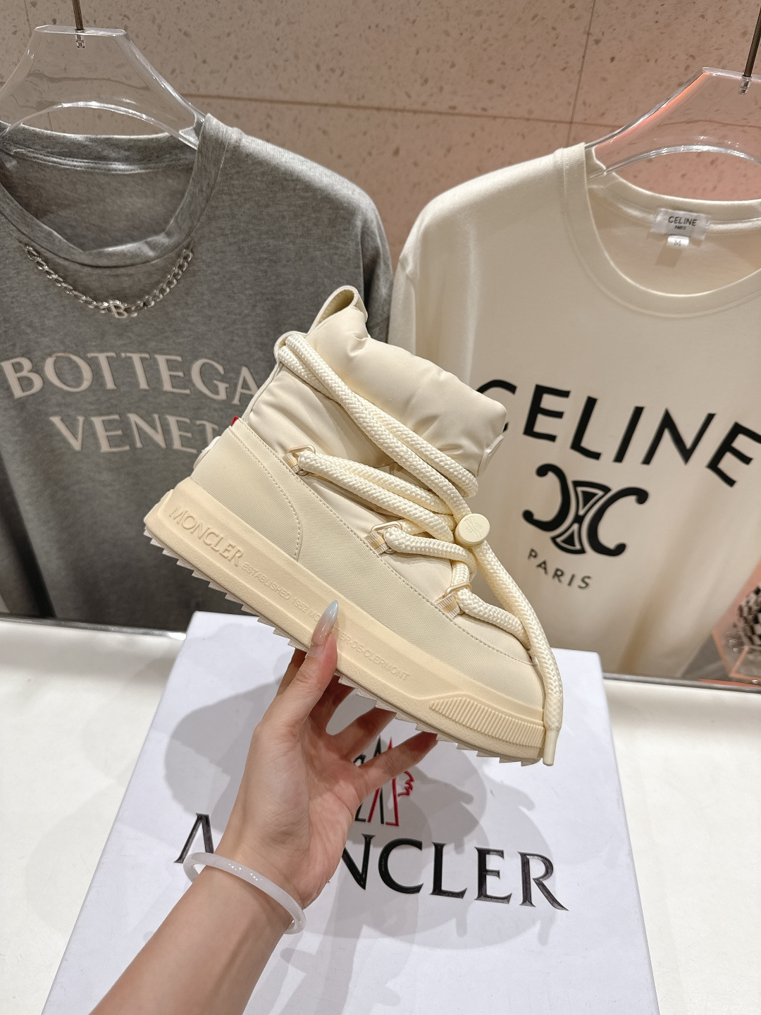 高版本出厂 Moncler/蒙口F029 2025ss秋冬最新款厚底保暖绑带短靴雪地靴奢华与功能的完美融