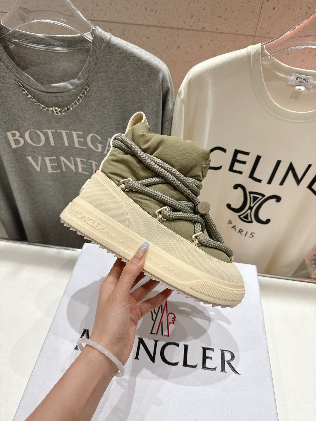 高版本出厂 Moncler/蒙口F029 2025ss秋冬最新款厚底保暖绑带短靴雪地靴奢华与功能的完美融