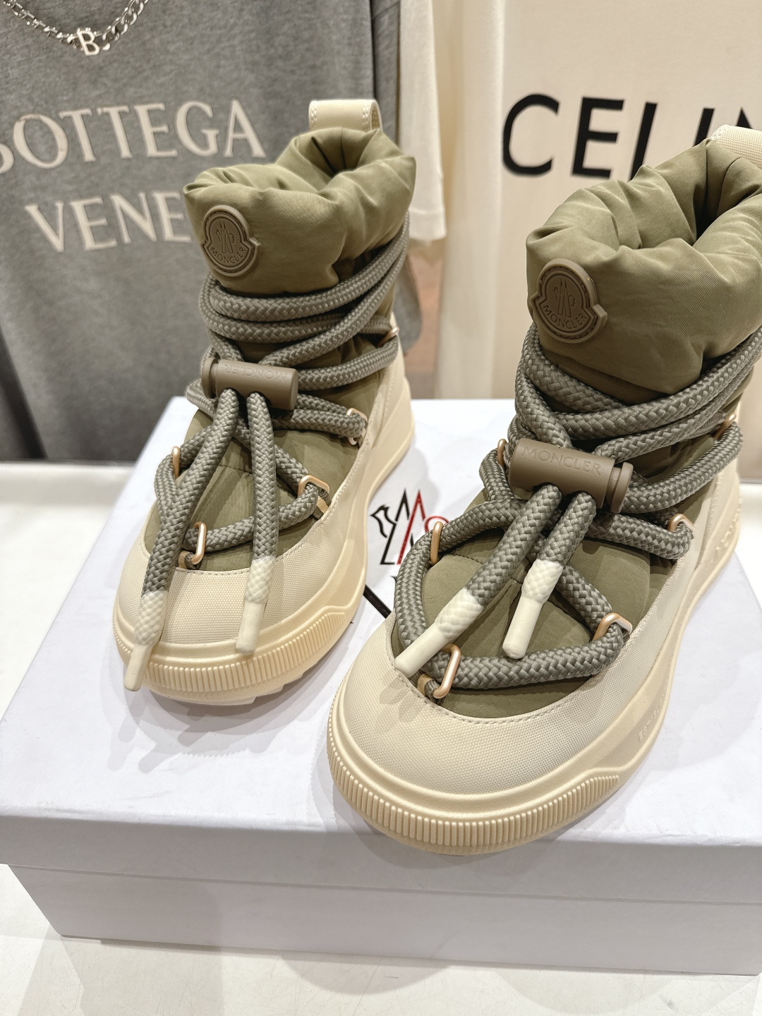 高版本出厂 Moncler/蒙口F029 2025ss秋冬最新款厚底保暖绑带短靴雪地靴奢华与功能的完美融