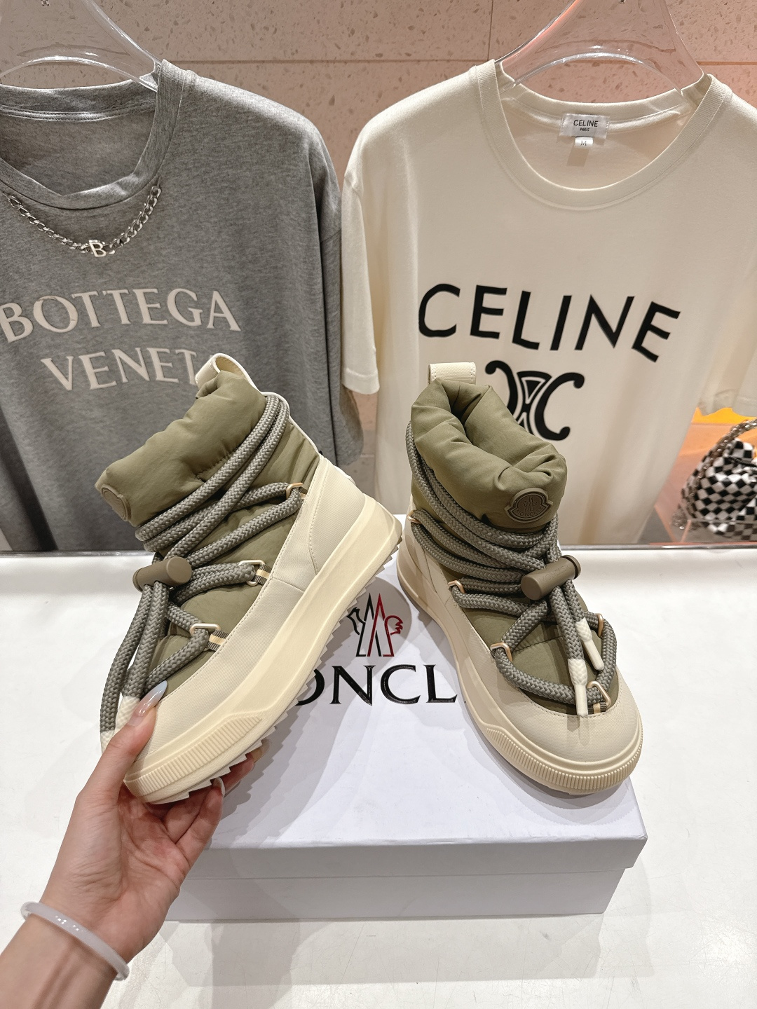 高版本出厂 Moncler/蒙口F029 2025ss秋冬最新款厚底保暖绑带短靴雪地靴奢华与功能的完美融