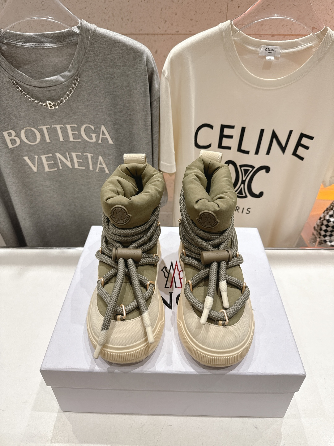 高版本出厂 Moncler/蒙口F029 2025ss秋冬最新款厚底保暖绑带短靴雪地靴奢华与功能的完美融