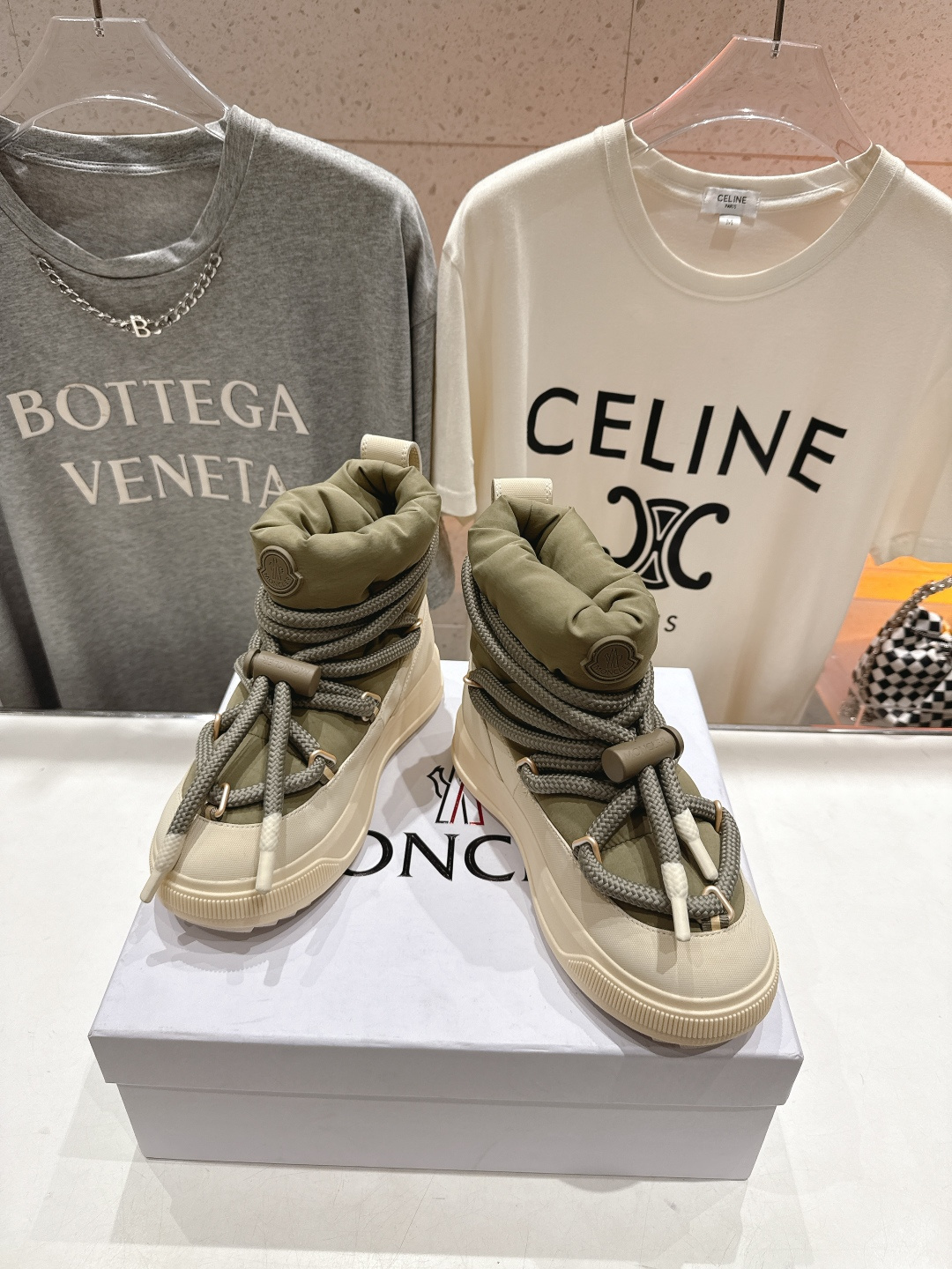 高版本出厂 Moncler/蒙口F029 2025ss秋冬最新款厚底保暖绑带短靴雪地靴奢华与功能的完美融