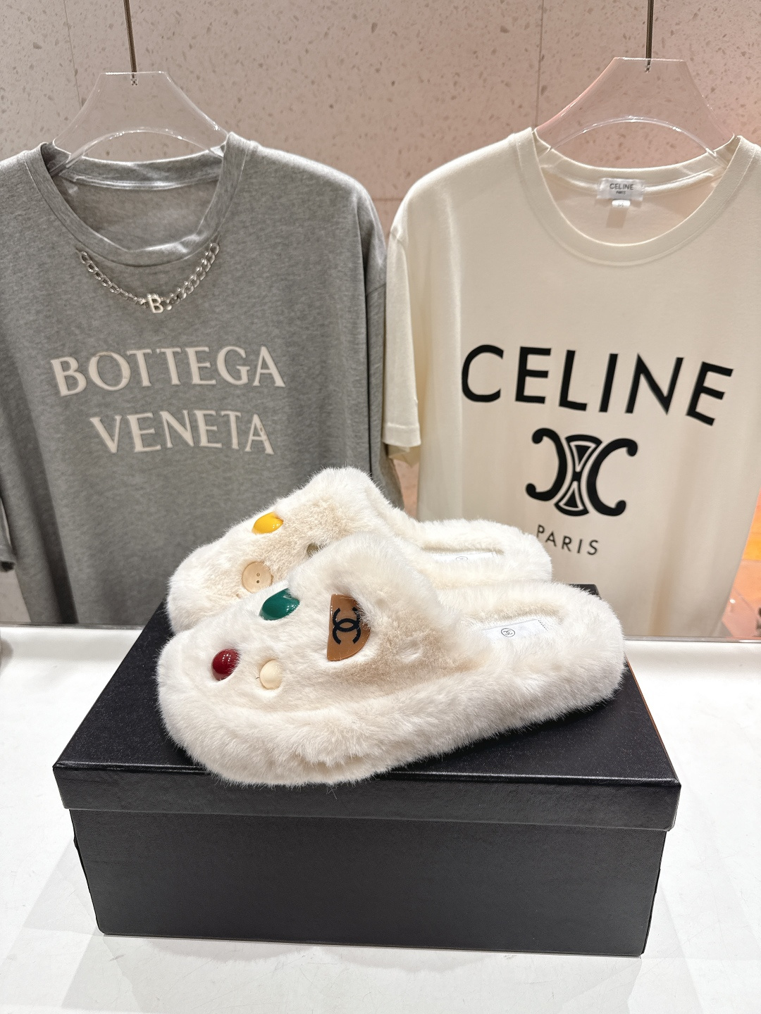 高版本出厂 官网同步.新品毛拖/顶级版本CHANEL*小香F036 2025ss独家爆款系列毛毛拖鞋！秋