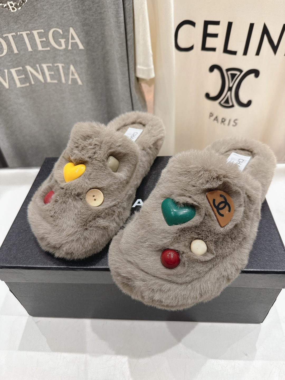 高版本出厂 官网同步.新品毛拖/顶级版本CHANEL*小香F036 2025ss独家爆款系列毛毛拖鞋！秋