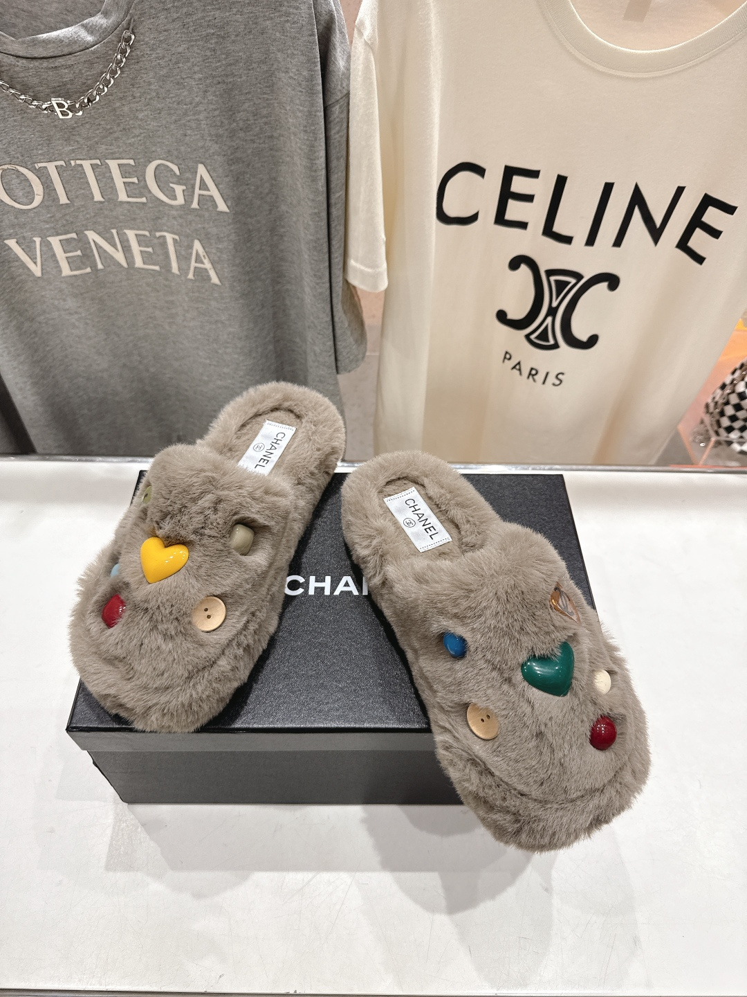 高版本出厂 官网同步.新品毛拖/顶级版本CHANEL*小香F036 2025ss独家爆款系列毛毛拖鞋！秋