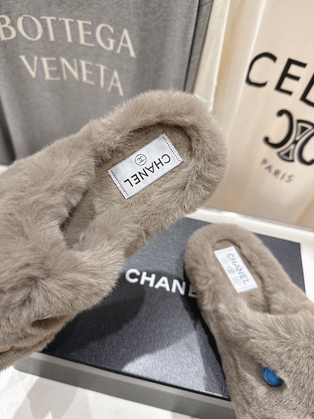 高版本出厂 官网同步.新品毛拖/顶级版本CHANEL*小香F036 2025ss独家爆款系列毛毛拖鞋！秋