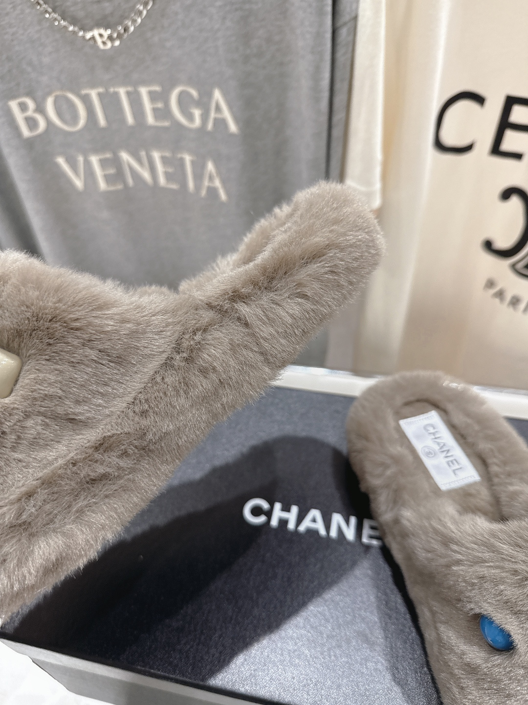 高版本出厂 官网同步.新品毛拖/顶级版本CHANEL*小香F036 2025ss独家爆款系列毛毛拖鞋！秋