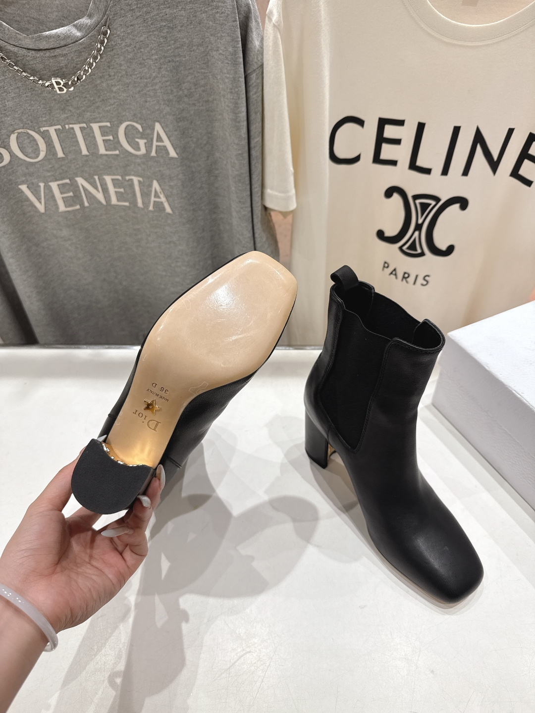 高版本出厂 Dior*迪奥D家F031 2025ss新款️高跟短靴强烈推荐款～气质十足的女王范.最优雅的