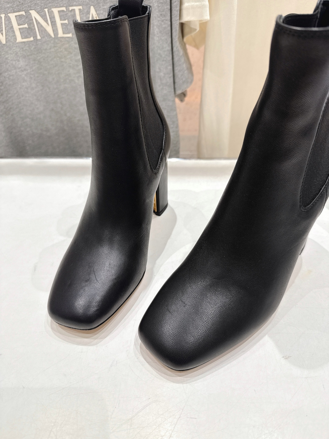 高版本出厂 Dior*迪奥D家F031 2025ss新款️高跟短靴强烈推荐款～气质十足的女王范.最优雅的