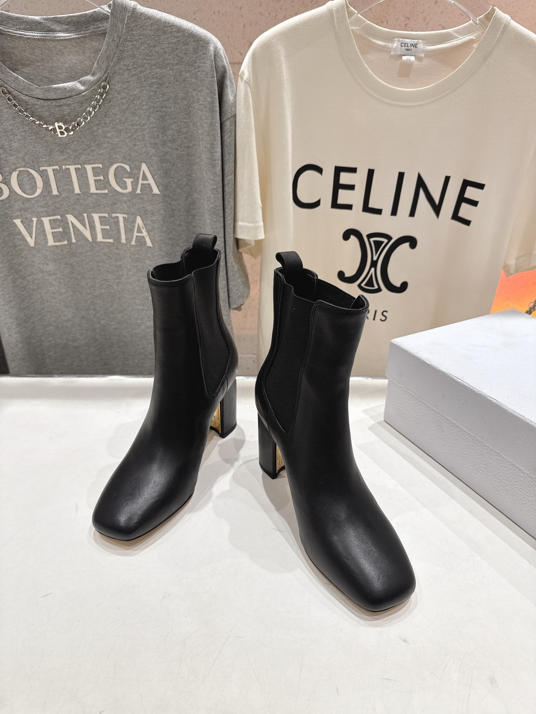 高版本出厂 Dior*迪奥D家F031 2025ss新款️高跟短靴强烈推荐款～气质十足的女王范.最优雅的