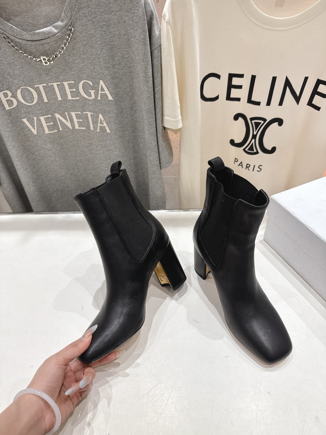 高版本出厂 Dior*迪奥D家F031 2025ss新款️高跟短靴强烈推荐款～气质十足的女王范.最优雅的