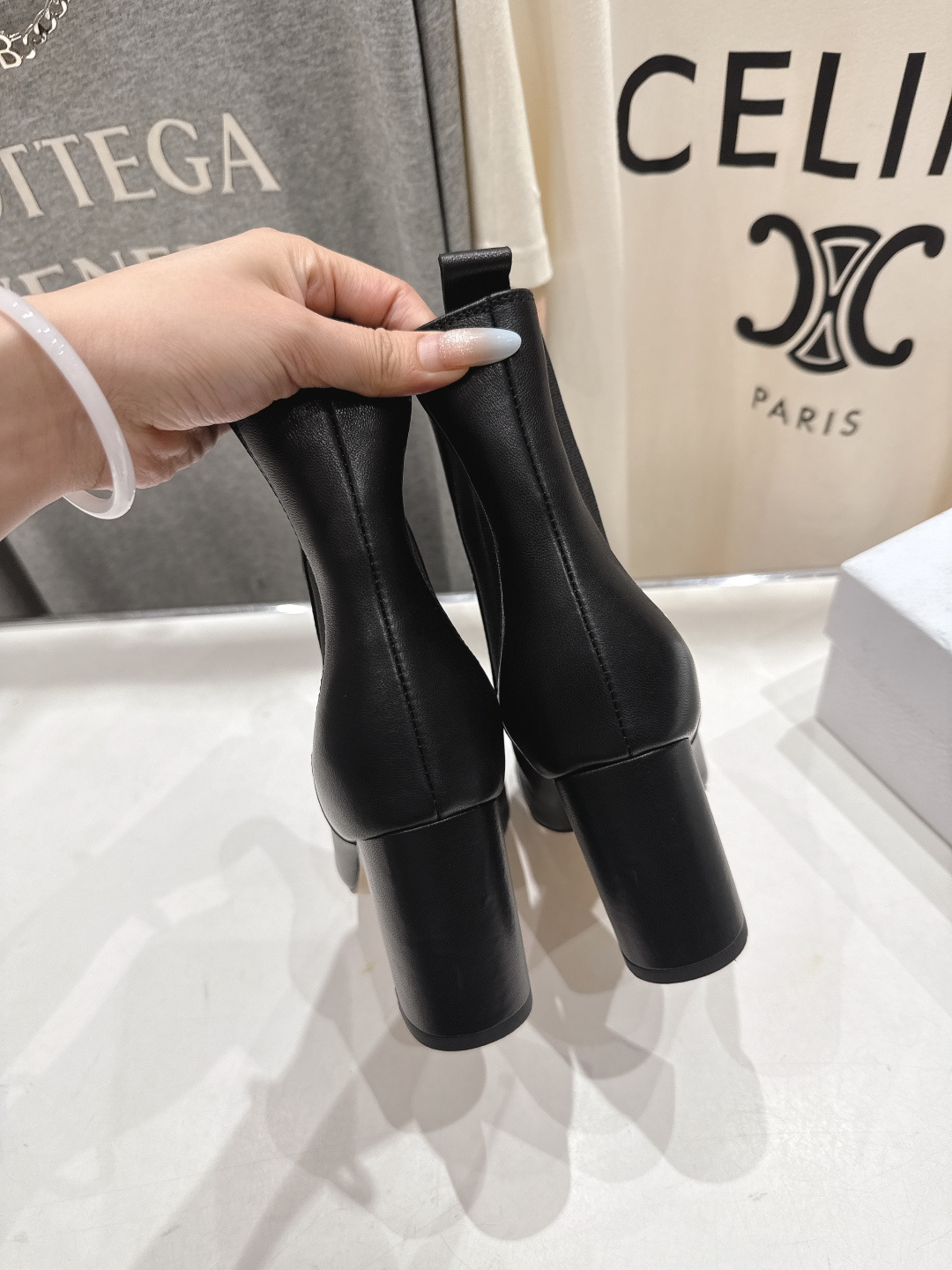 高版本出厂 Dior*迪奥D家F031 2025ss新款️高跟短靴强烈推荐款～气质十足的女王范.最优雅的