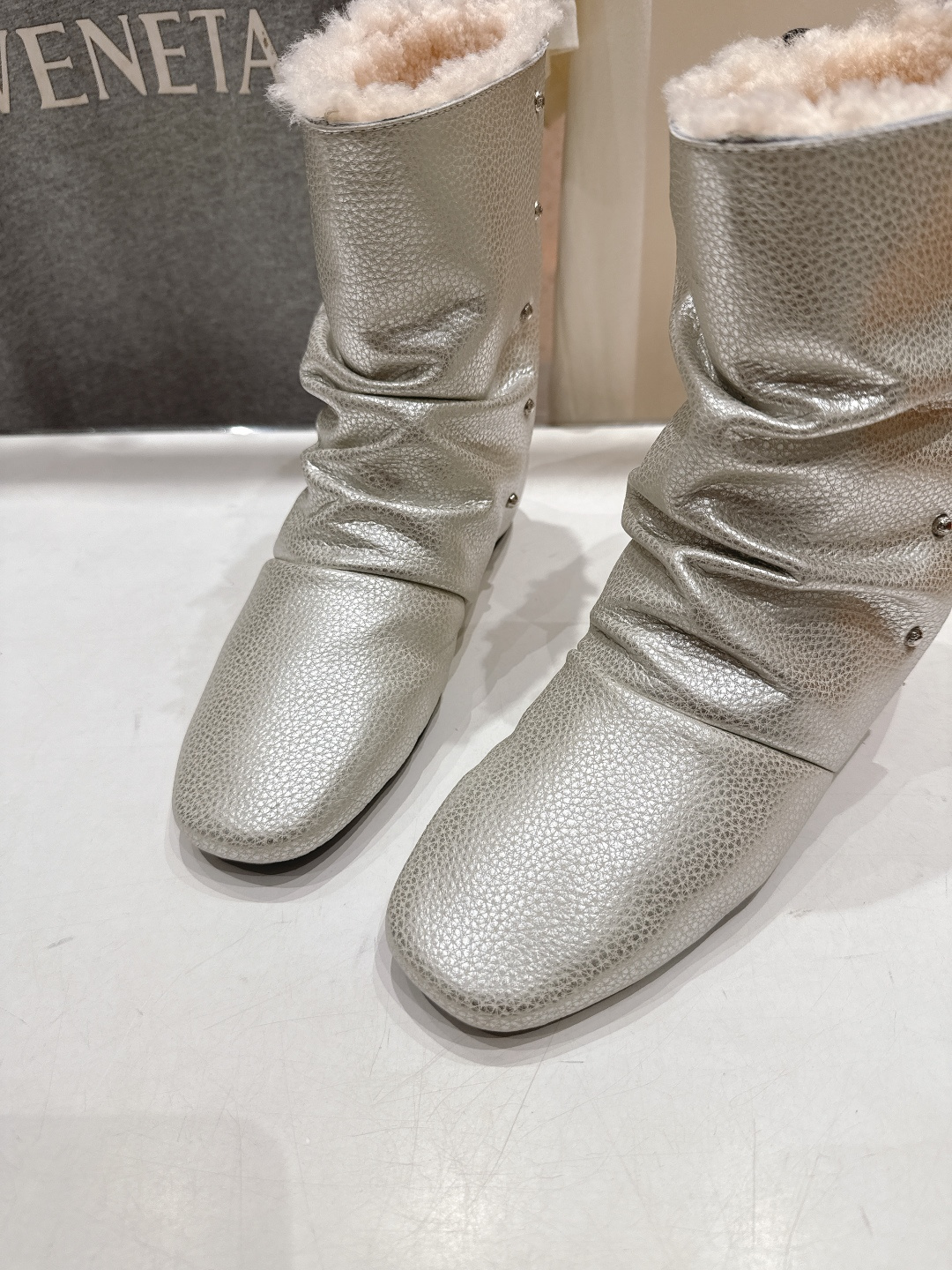 高版本出厂 LOUIS VUITTON 25ss LV驴牌秋冬新款保暖短靴雪地靴楦型百搭瘦脚yyds.造