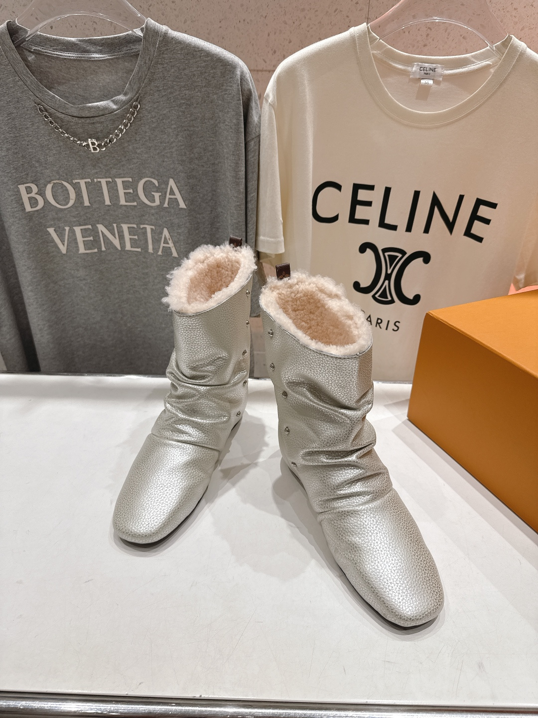 高版本出厂 LOUIS VUITTON 25ss LV驴牌秋冬新款保暖短靴雪地靴楦型百搭瘦脚yyds.造