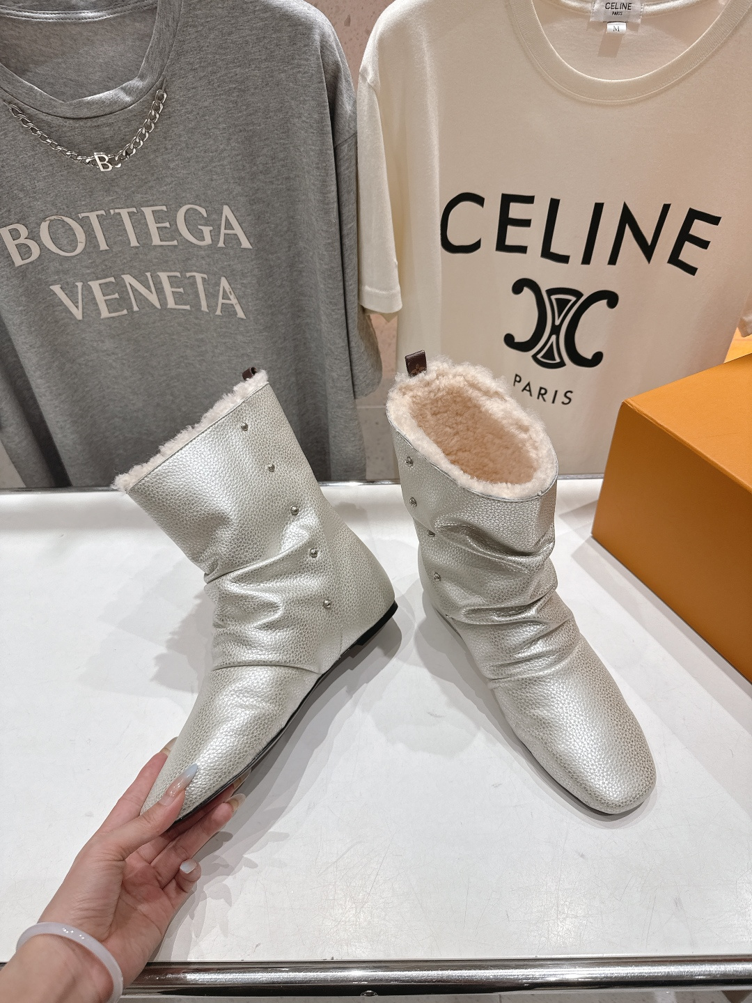 高版本出厂 LOUIS VUITTON 25ss LV驴牌秋冬新款保暖短靴雪地靴楦型百搭瘦脚yyds.造