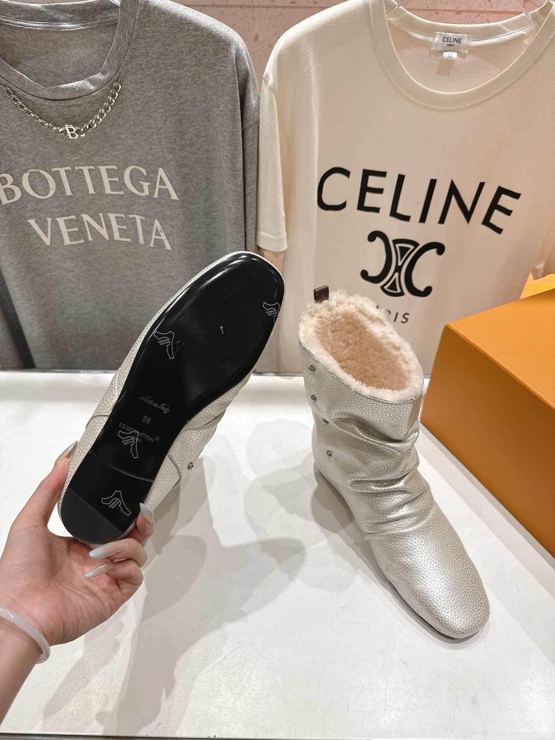 高版本出厂 LOUIS VUITTON 25ss LV驴牌秋冬新款保暖短靴雪地靴楦型百搭瘦脚yyds.造