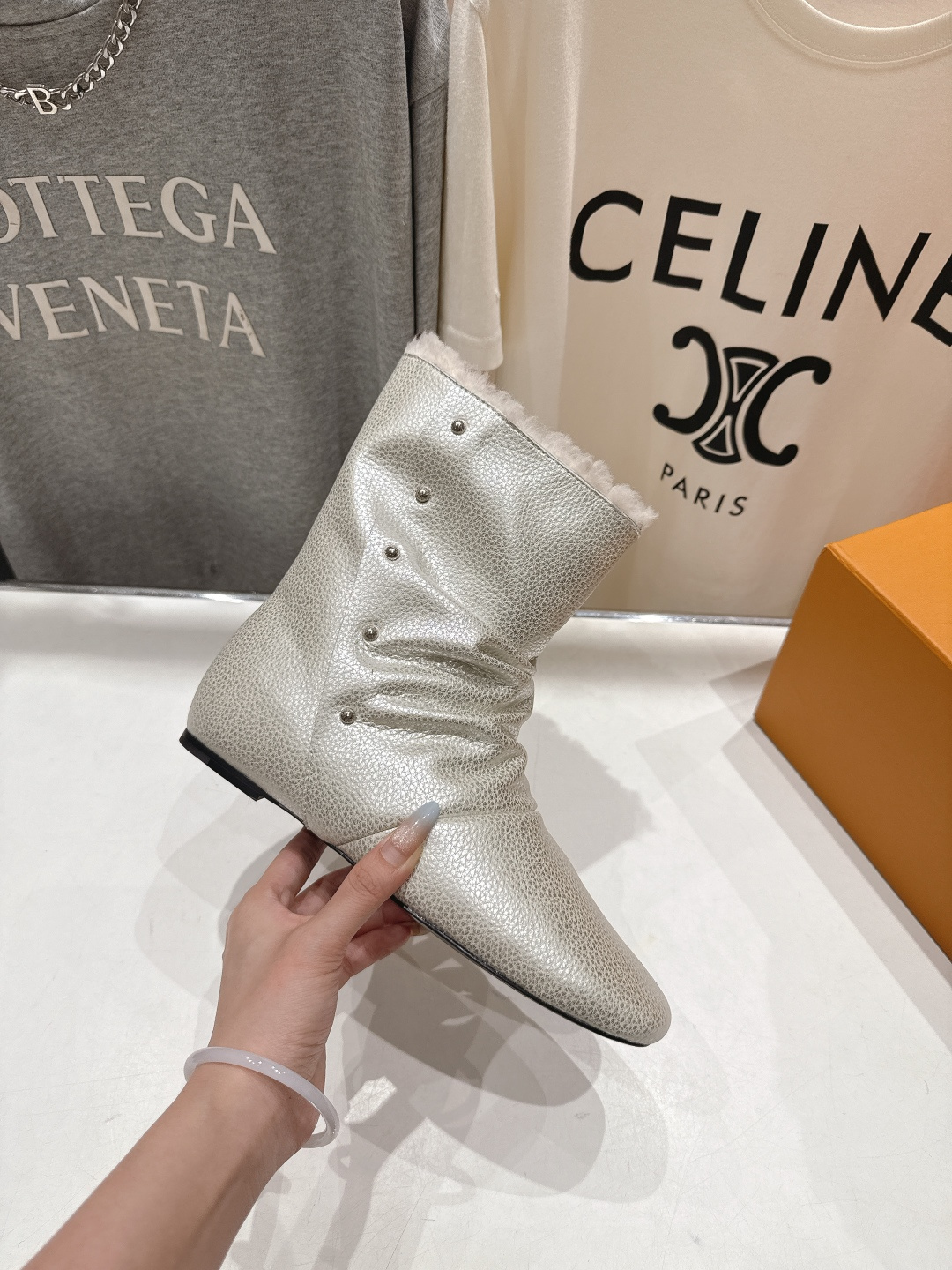 高版本出厂 LOUIS VUITTON 25ss LV驴牌秋冬新款保暖短靴雪地靴楦型百搭瘦脚yyds.造