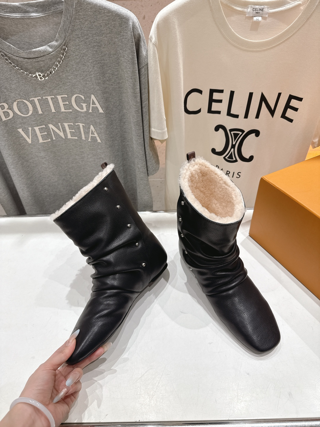 高版本出厂 LOUIS VUITTON 25ss LV驴牌秋冬新款保暖短靴雪地靴楦型百搭瘦脚yyds.造