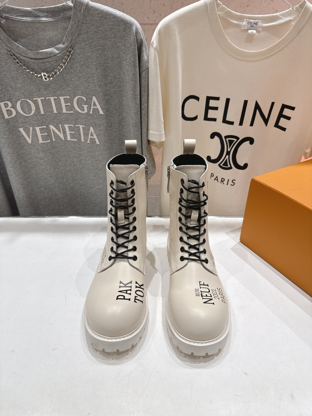 高版本出厂 情侣款 LOUIS VUITTON 25ss LV驴牌新款系带情侣英伦风帅气马丁靴短靴楦型百