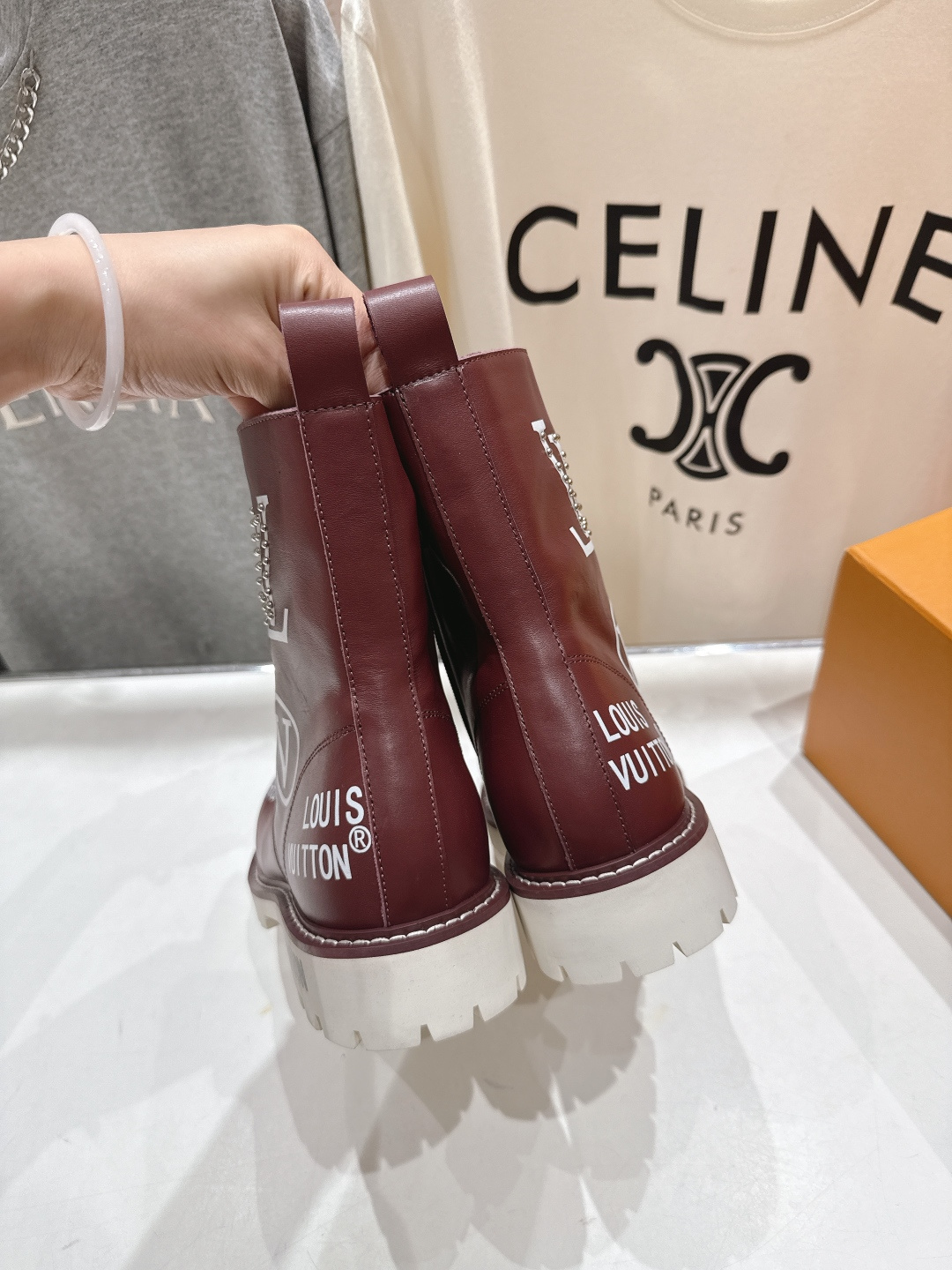 高版本出厂 情侣款 LOUIS VUITTON 25ss LV驴牌新款系带情侣英伦风帅气马丁靴短靴楦型百