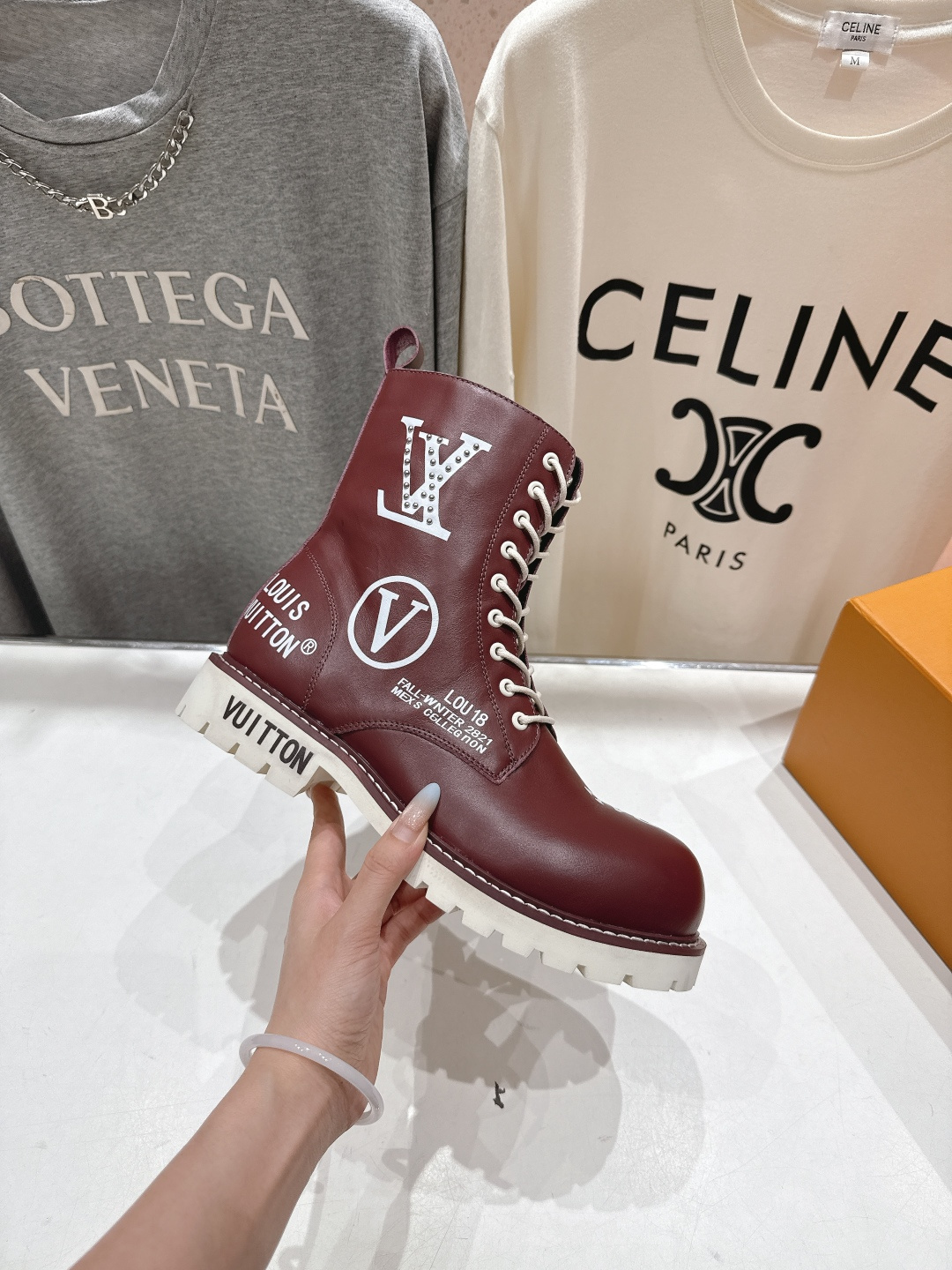 高版本出厂 情侣款 LOUIS VUITTON 25ss LV驴牌新款系带情侣英伦风帅气马丁靴短靴楦型百