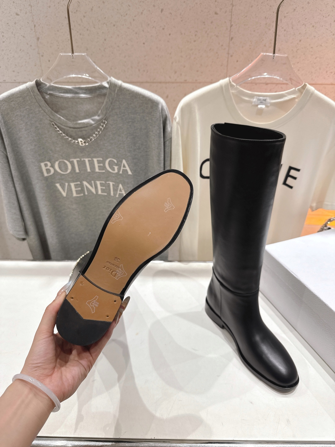 高版本出厂 Dior*迪奥D家F031 2025ss秋冬新款️平底长靴，强烈推荐款～气质十足的女王范.最