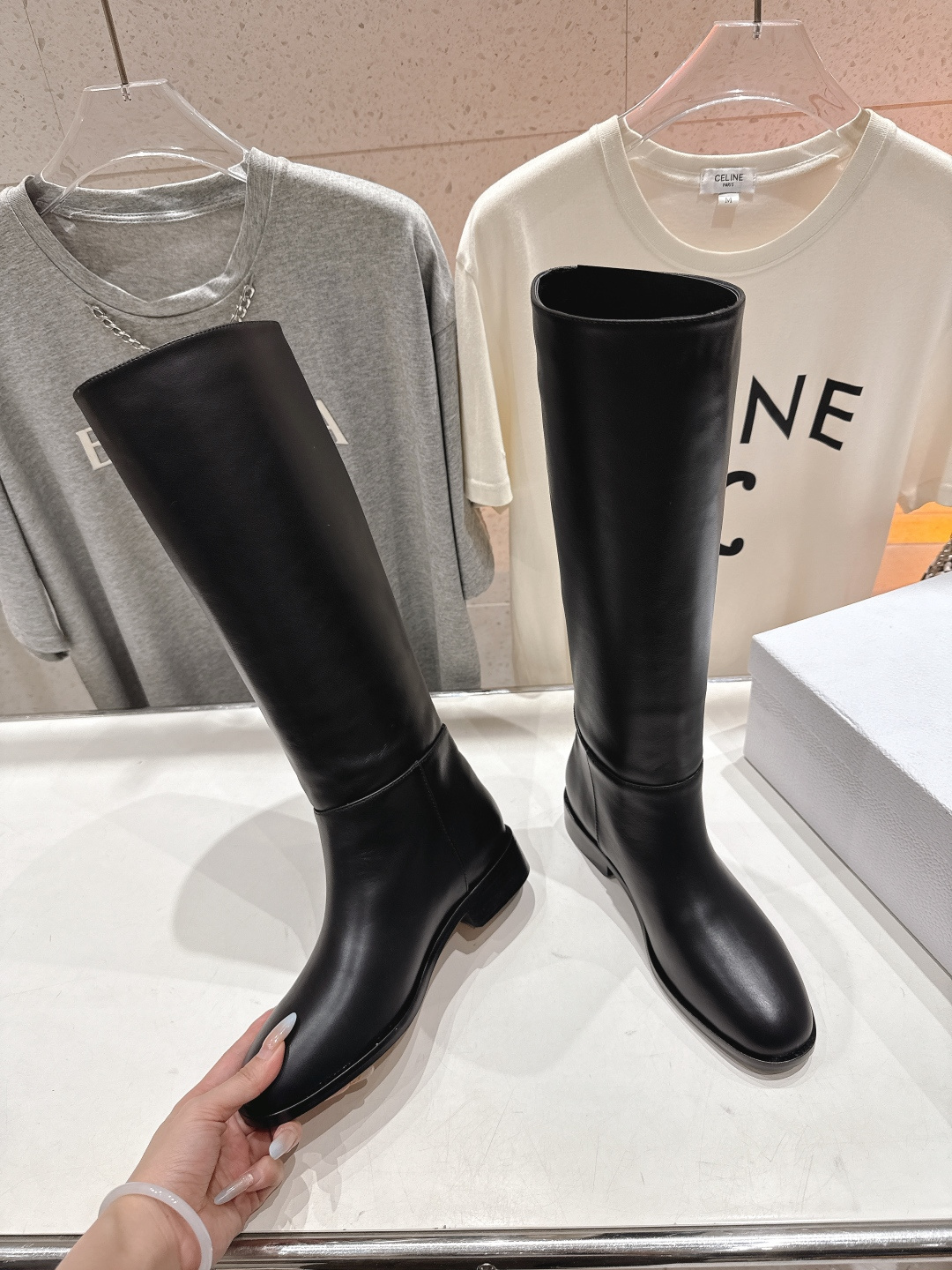 高版本出厂 Dior*迪奥D家F031 2025ss秋冬新款️平底长靴，强烈推荐款～气质十足的女王范.最