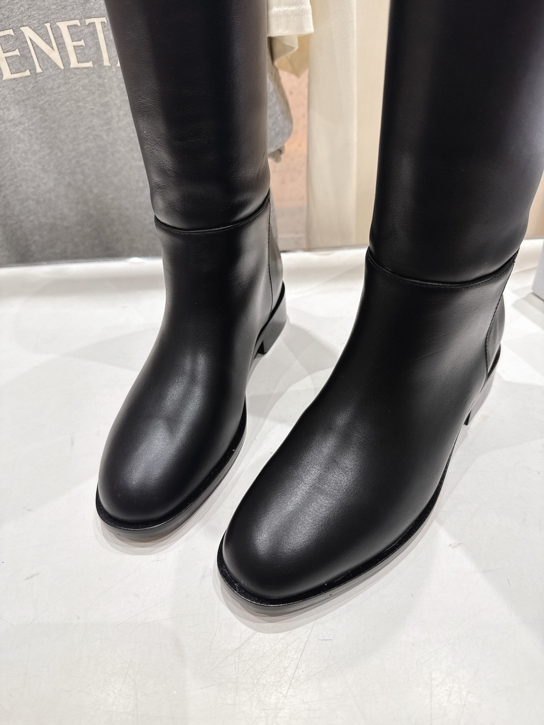 高版本出厂 Dior*迪奥D家F031 2025ss秋冬新款️平底长靴，强烈推荐款～气质十足的女王范.最